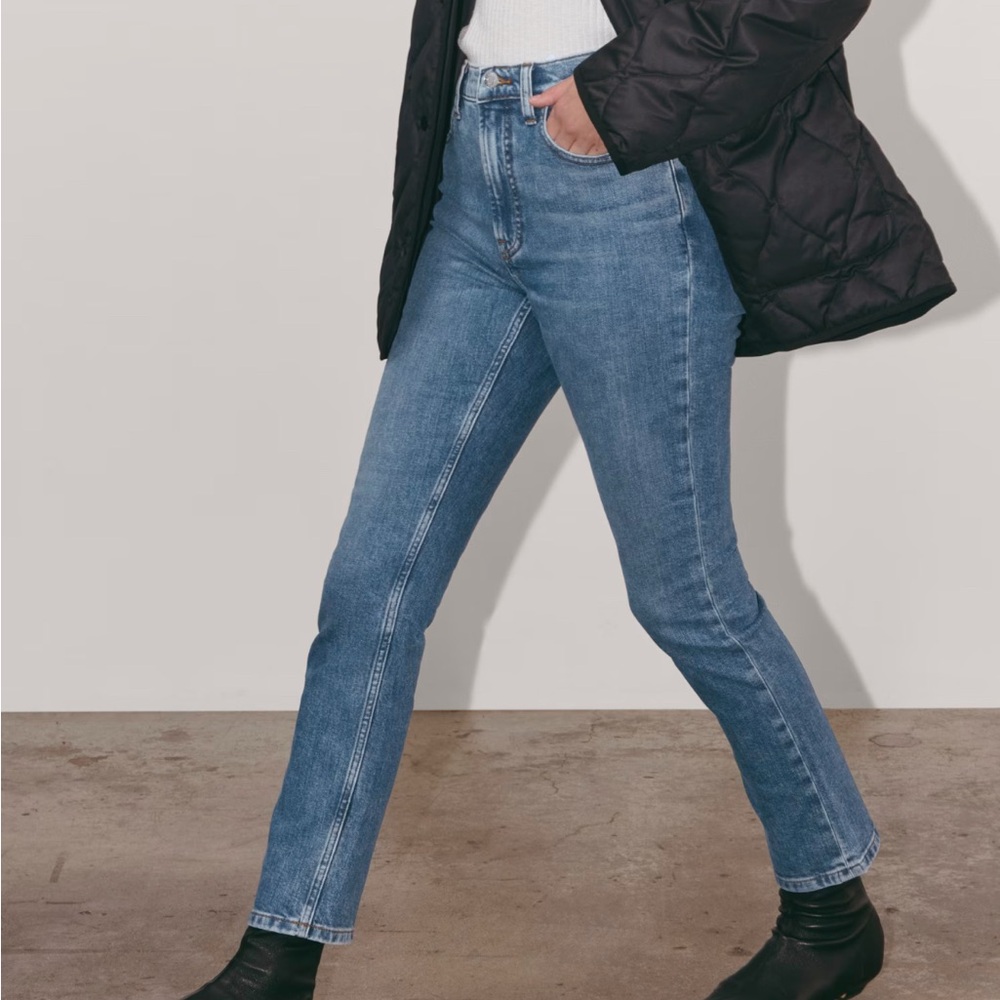 Everlane original cheeky Jean 25 crop